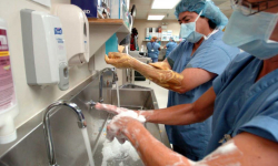 Özel hastanelerden doktorlara: şirketini kur, gel ve çalış