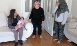 CHP Milletvekilinin Mudanya'da depremden sağ kurtulan Azra kızıyla duygusal buluşması