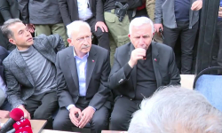 Mansur Yavaş, depremden sağ kurtulan üreticilerin ellerinde kalan kayısılarla ilgili protokol imzaladı.