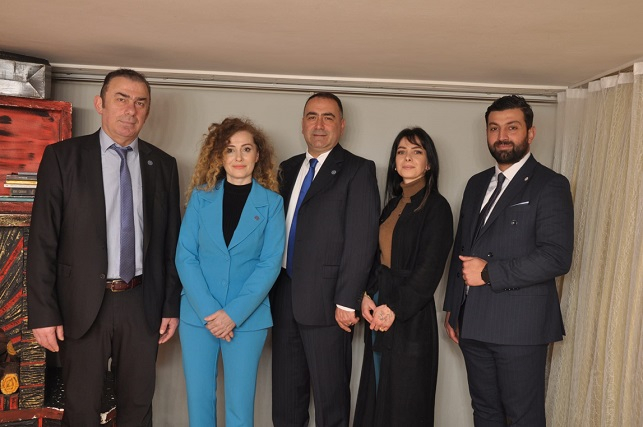 1681032823-b60c23d7b52f8c185fde