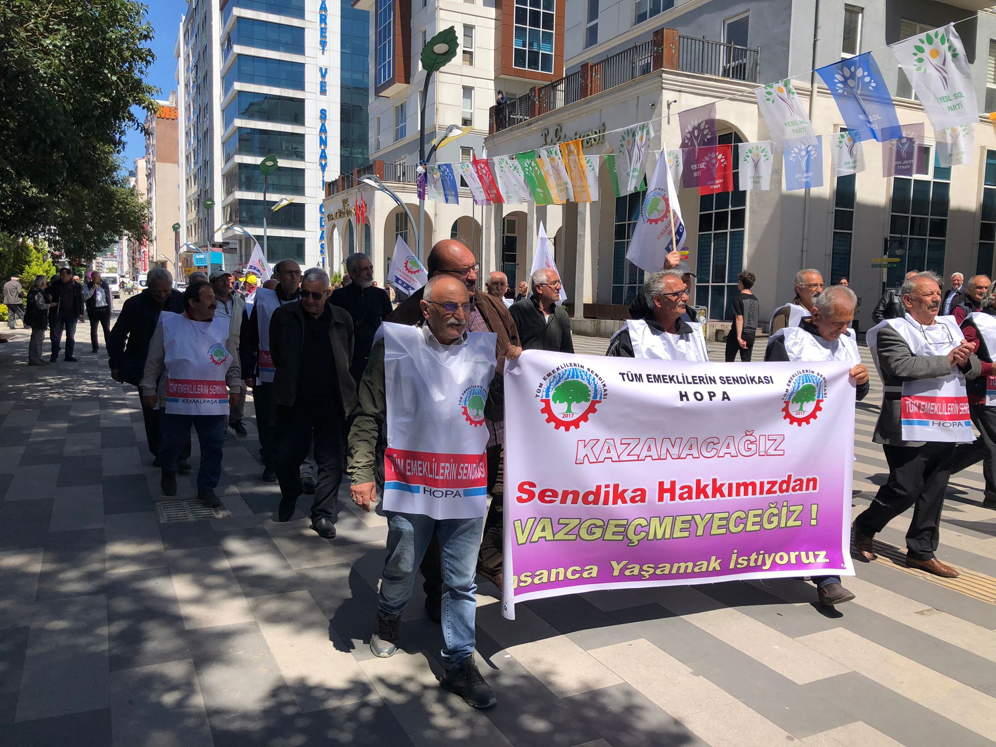 594b30c2-0dc6-4591-9c04-8d4b9b8ee7f3