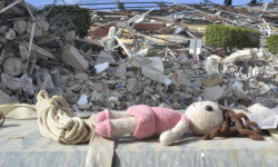 Aile ve Sosyal Hizmetler Bakanlığı: Enkaz altından çıkarılan 34 çocuğun kimliği henüz belirlenemedi