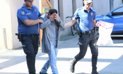 Çaldığı tır ile kaza yapmış, başka bir araba çalarken yakalanmış ve tekrar kazaya karışmıştır.