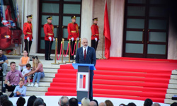 Eski ABD Başkanı Clinton Arnavutluk'ta