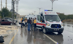 Elazığ'da otomobil ve hafif ticari aracın çarpıştığı kazada 8 kişi yaralandı