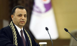 Anayasa Mahkemesi Başkanı Zühtü Arslan'dan 'otoriterleşme' mesajı