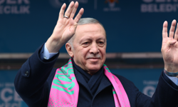 Erdoğan'ın mitingine “Emeklilikte adalet yoksa oy da yok Reis” tişörtlü gözaltına alındı